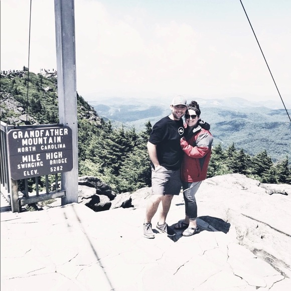 GET TO KNOW ME! 🖤 - Picture 2 of 8